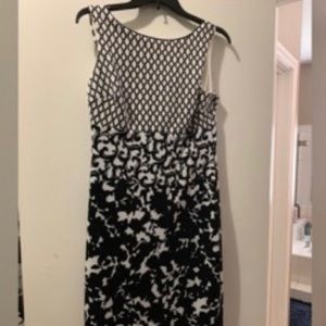 White House / Black Market size 8 brand new